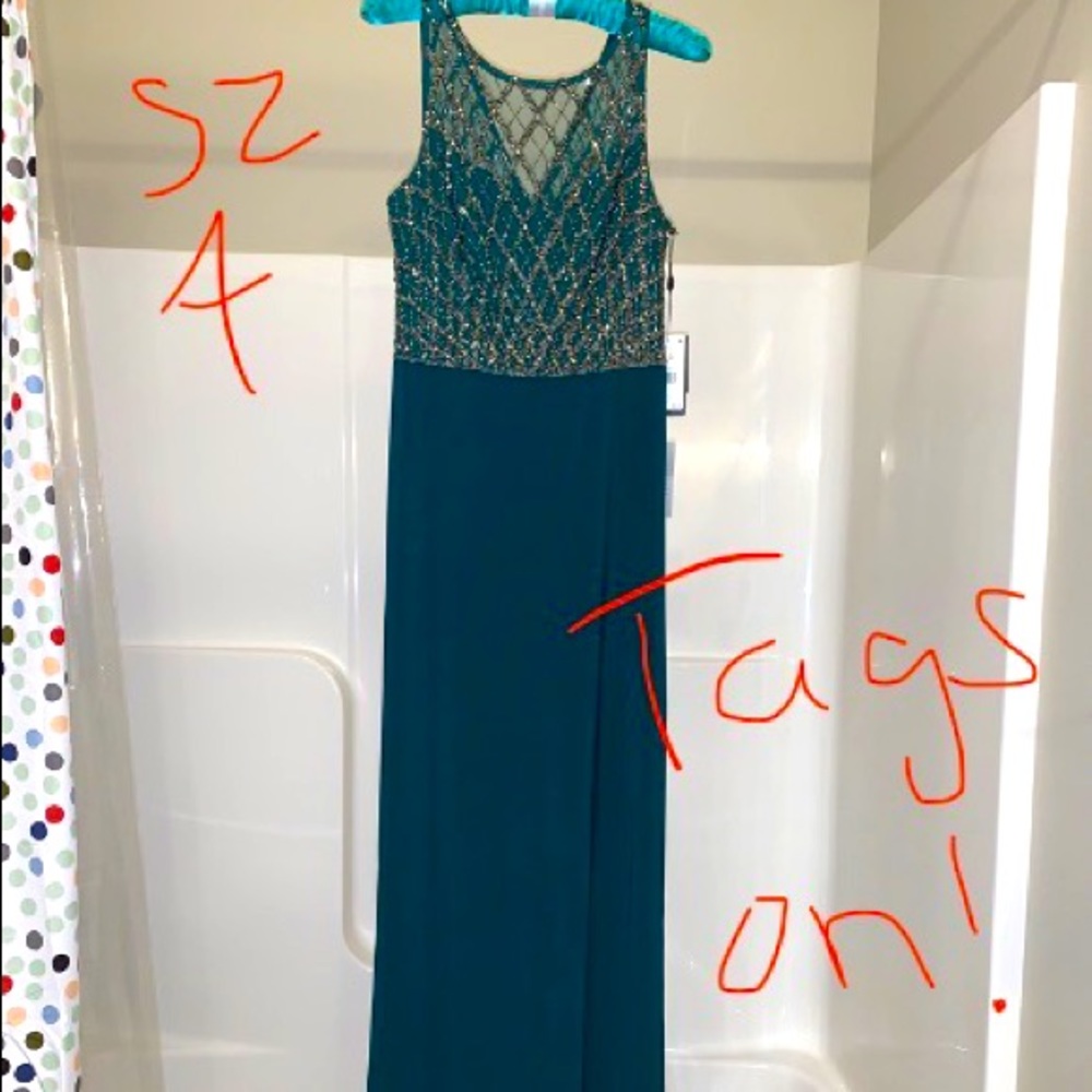 Adrianna Papell NWT Green Formal Dress